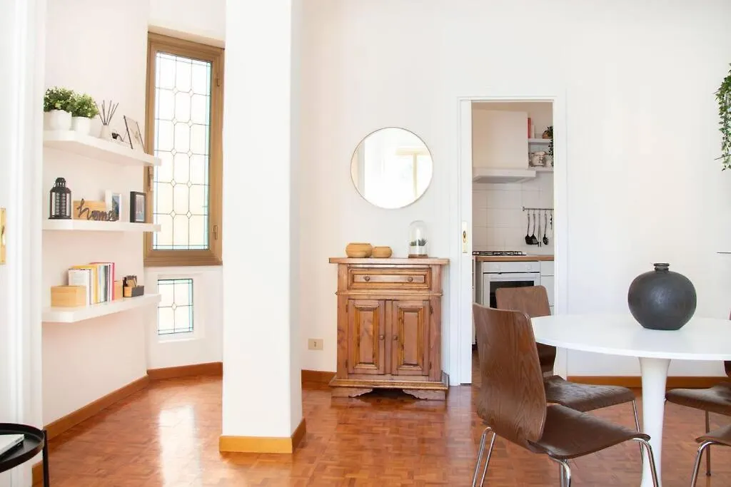 Апартаменты Elegante Appartamento Villa Blanc - Nomentano Рим Италия